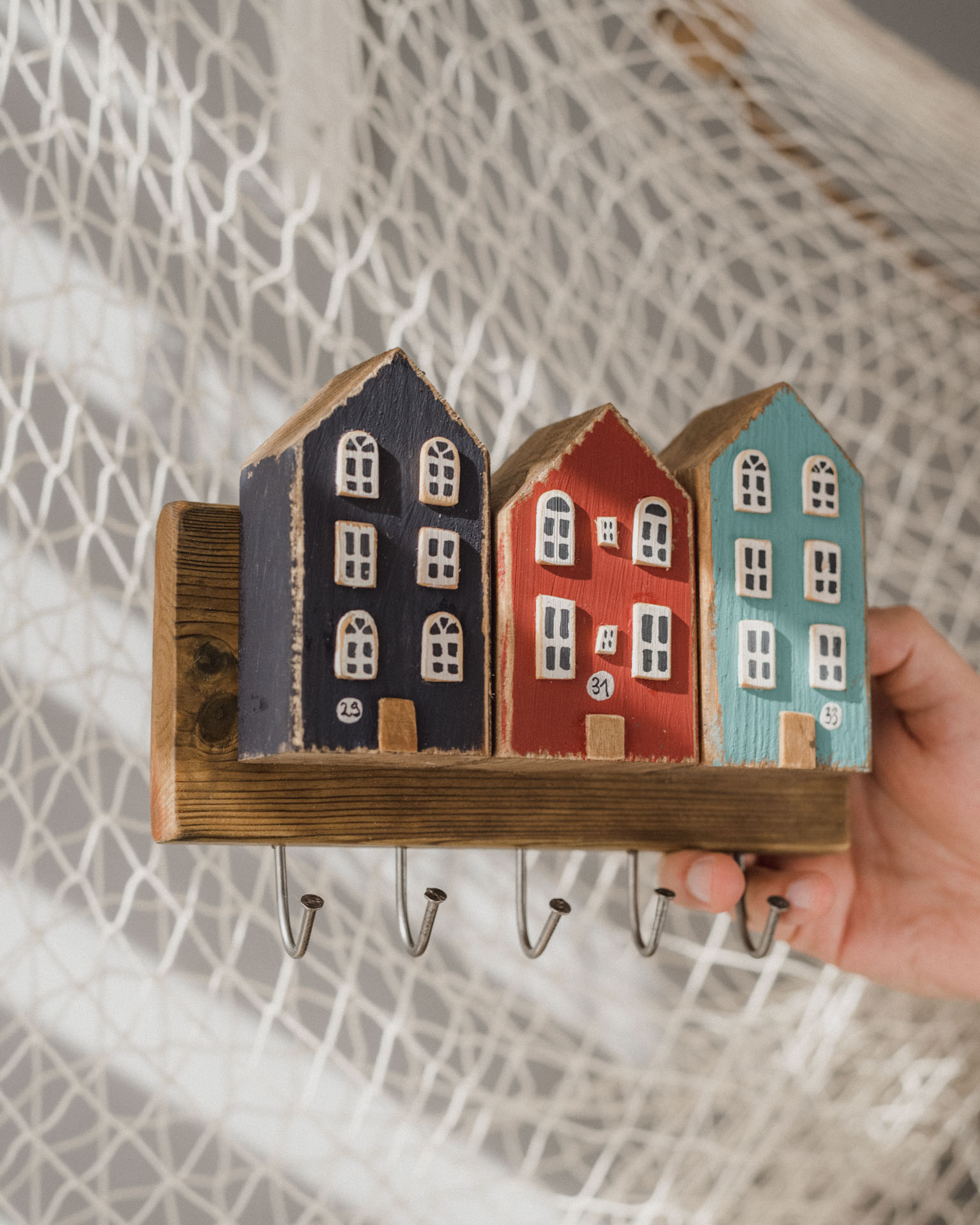 Wieszak na Klucze z Domkami Czerwony - obrazek 2