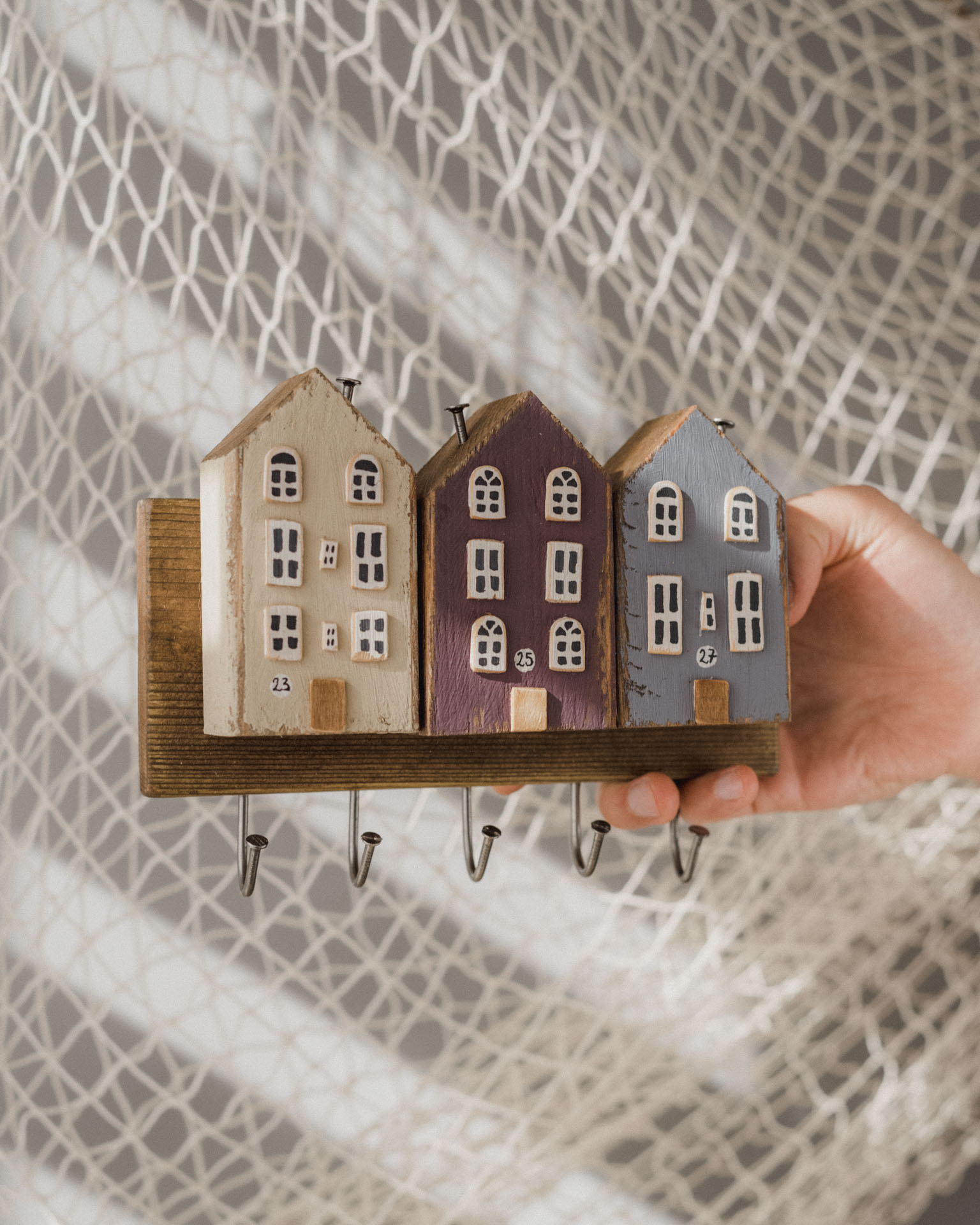 Wieszak na Klucze z Domkami Fioletowy - obrazek 3