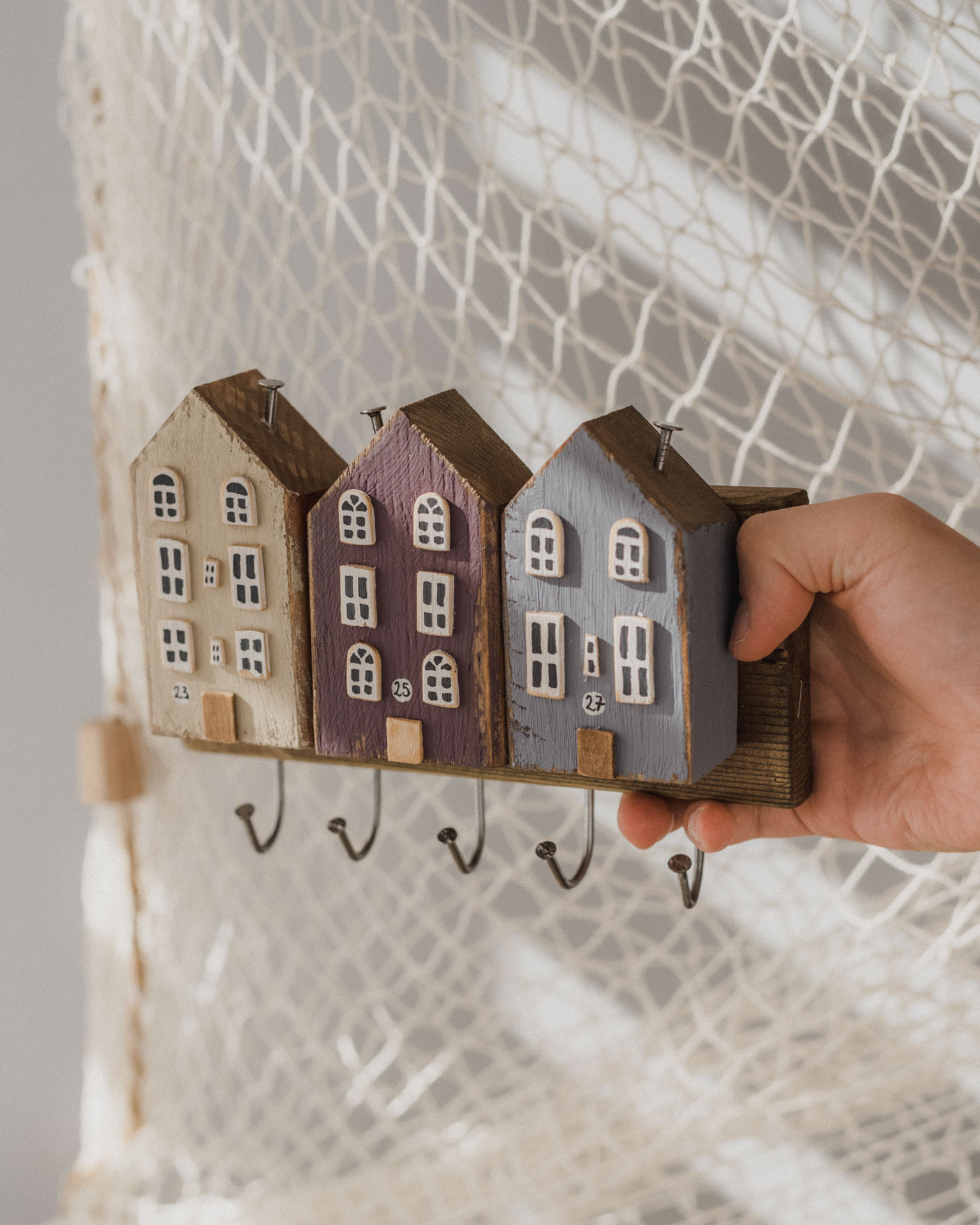 Wieszak na Klucze z Domkami Fioletowy - obrazek 2