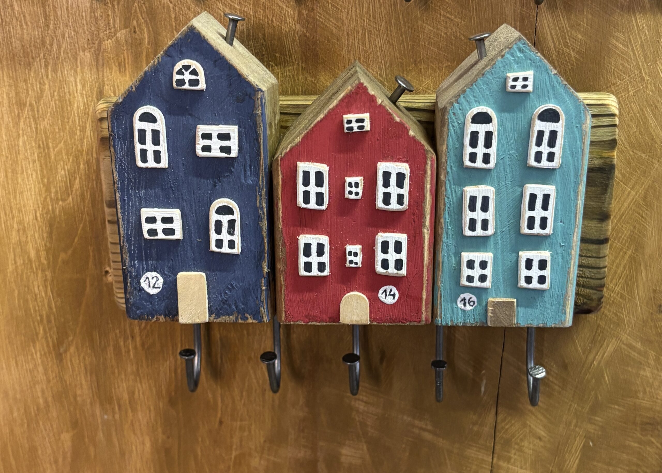 Wieszak na Klucze z Domkami Czerwony - obrazek 3